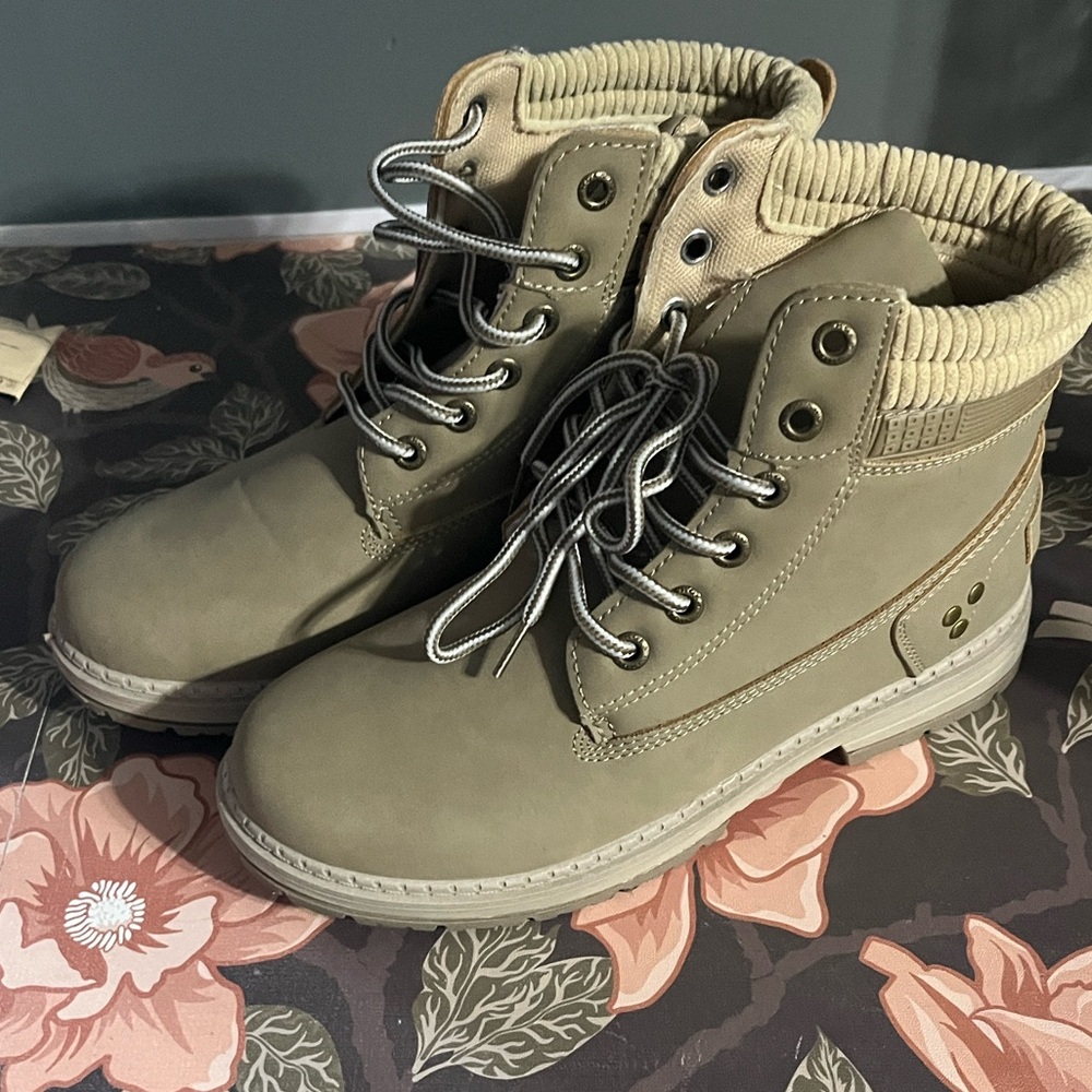 Women’s Boots
